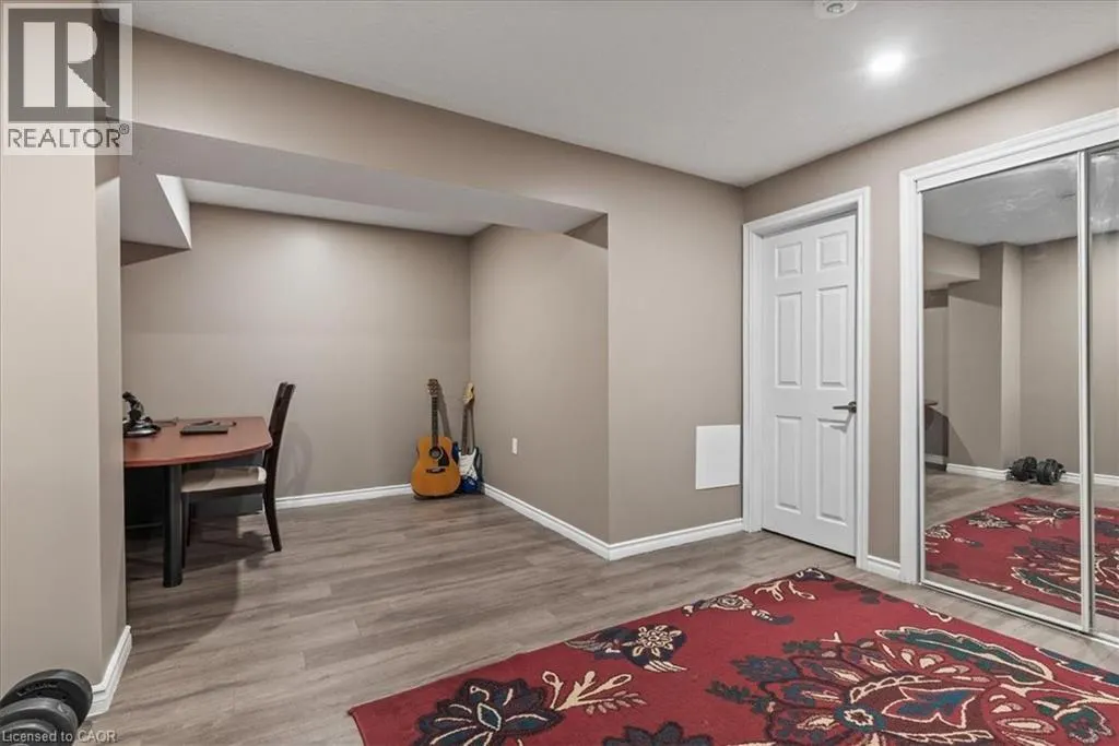 304 FALLING GREEN Crescent