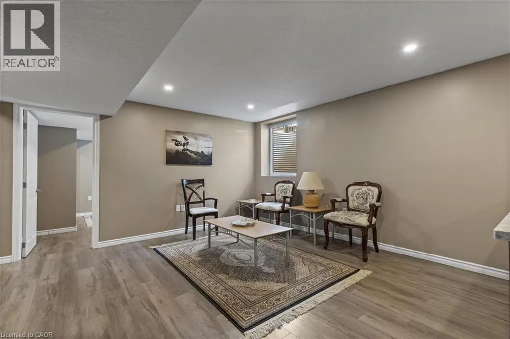 304 FALLING GREEN Crescent