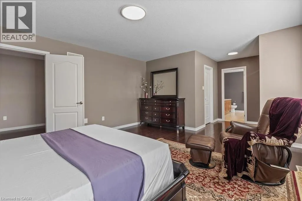 304 FALLING GREEN Crescent