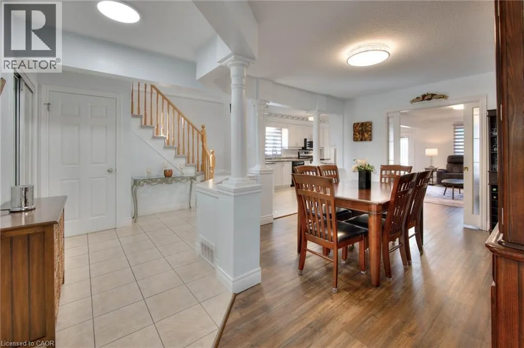 6 HEATHERWOOD Place