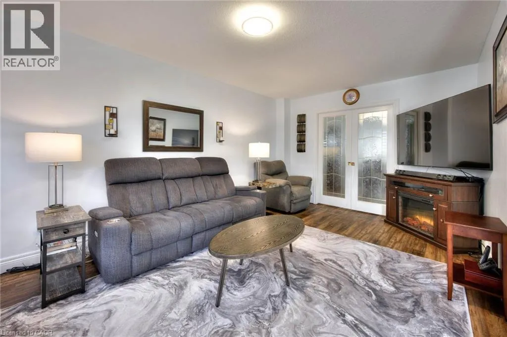 6 HEATHERWOOD Place