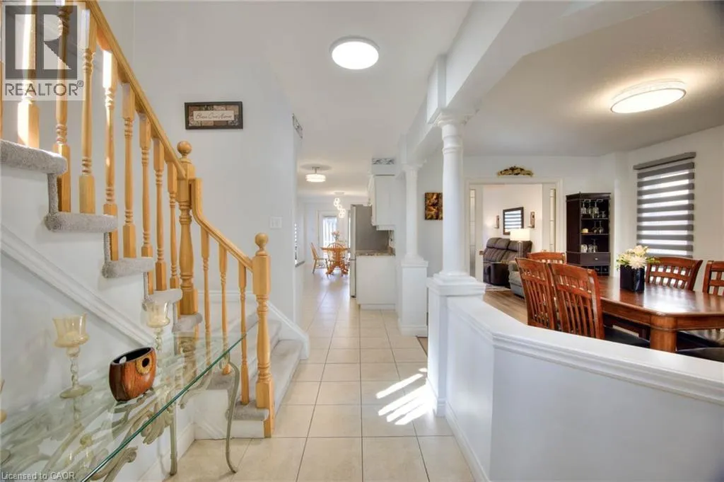 6 HEATHERWOOD Place