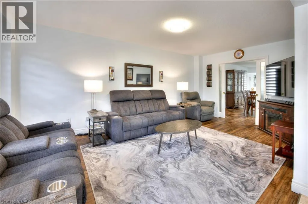 6 HEATHERWOOD Place