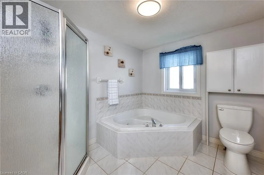 6 HEATHERWOOD Place