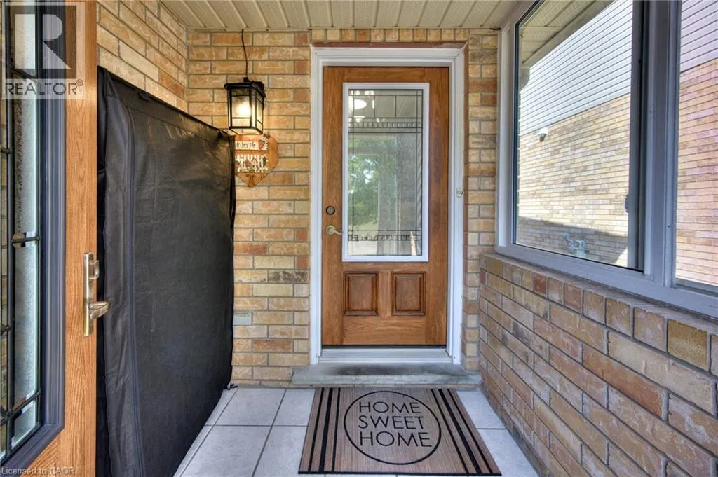 6 HEATHERWOOD Place