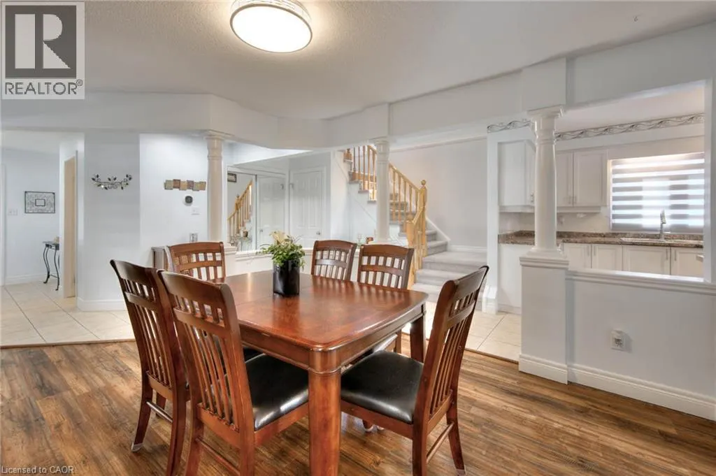 6 HEATHERWOOD Place