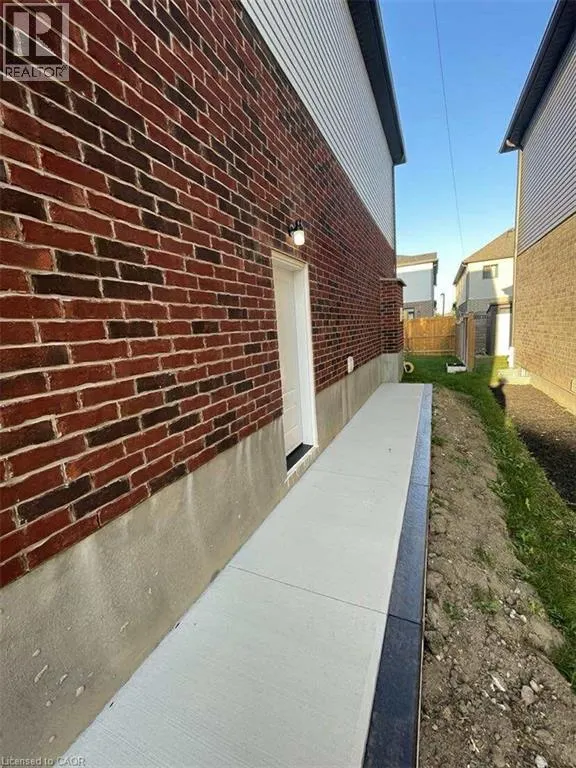 27 SPACHMAN Street