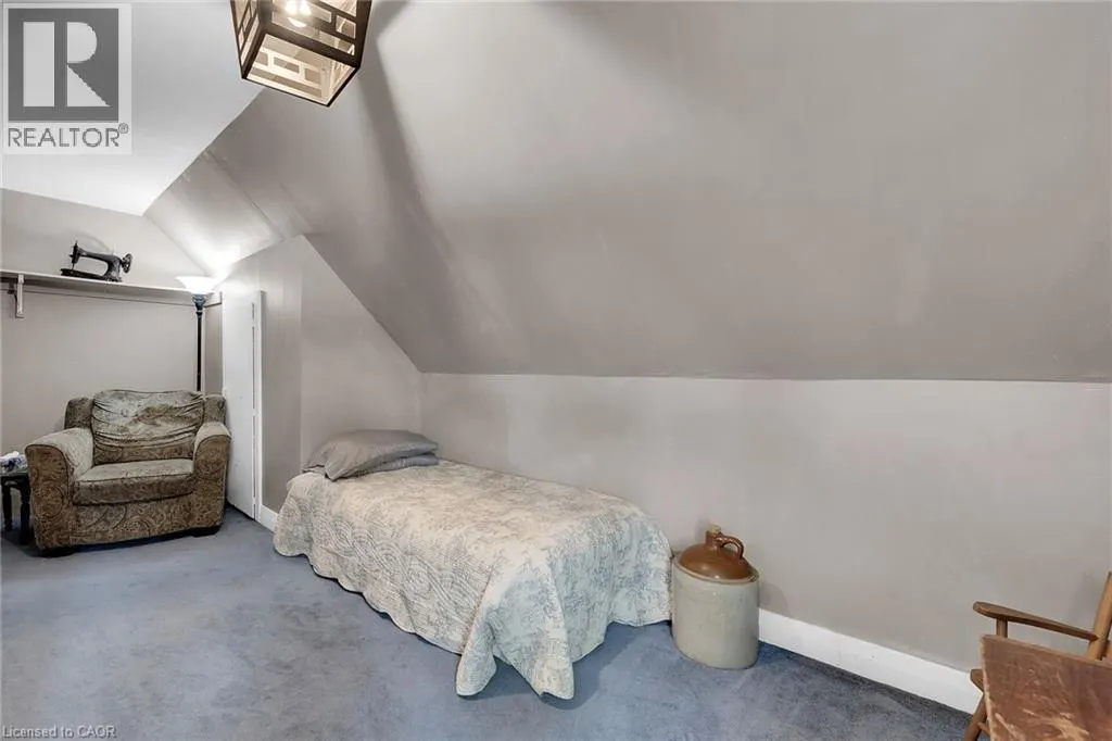 14 SHERRING Street N
