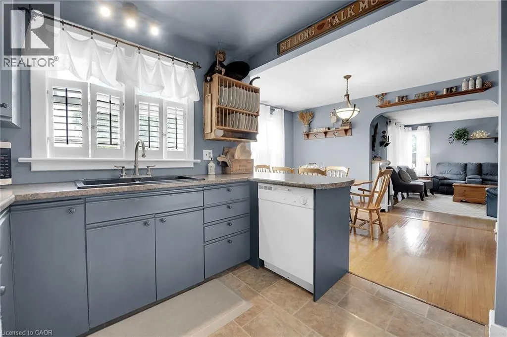 14 SHERRING Street N