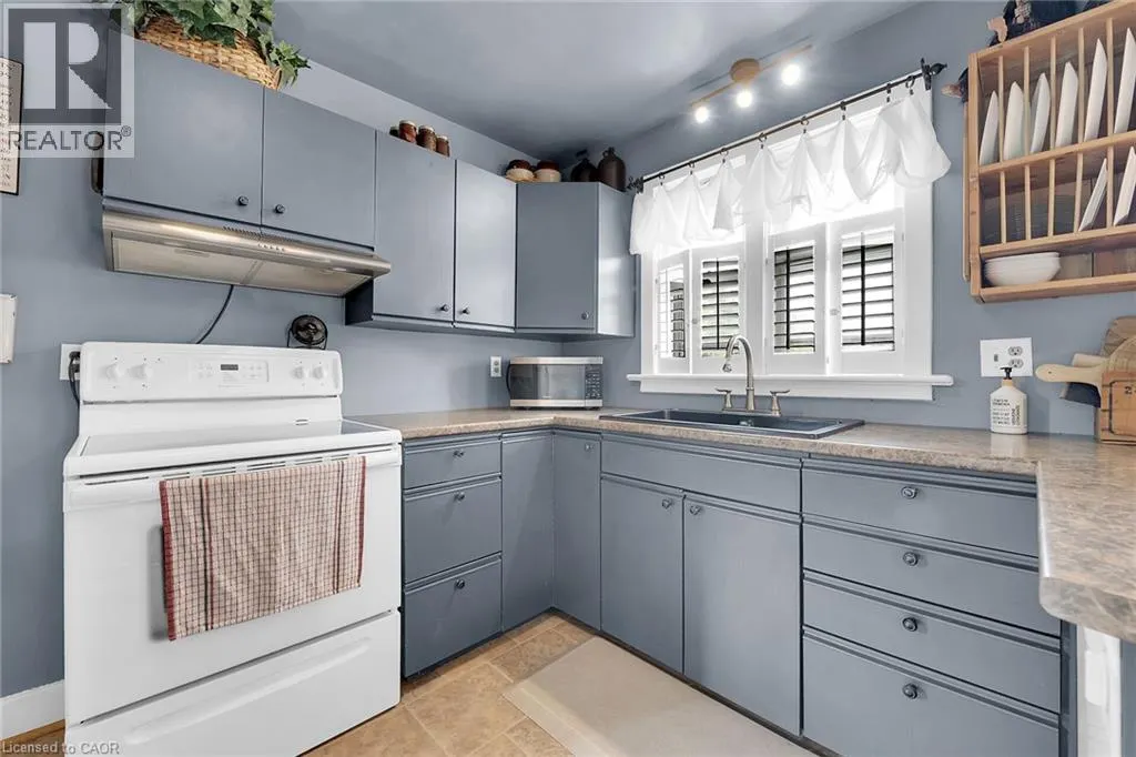 14 SHERRING Street N