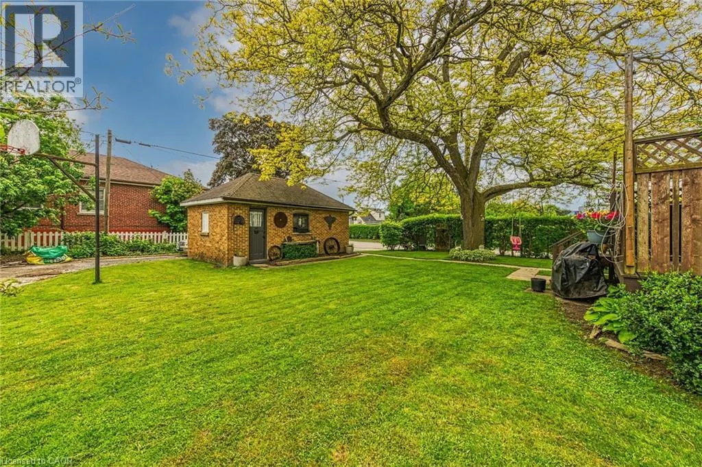 14 SHERRING Street N