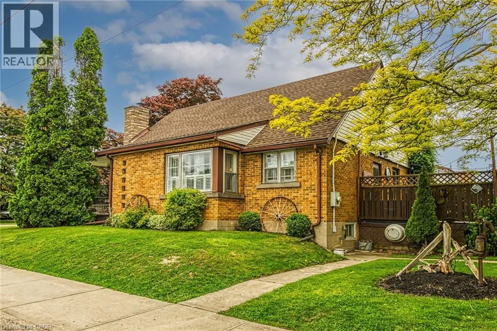 14 SHERRING Street N