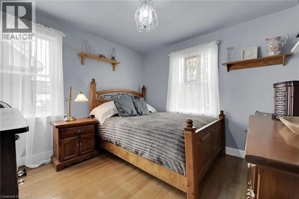 14 SHERRING Street N