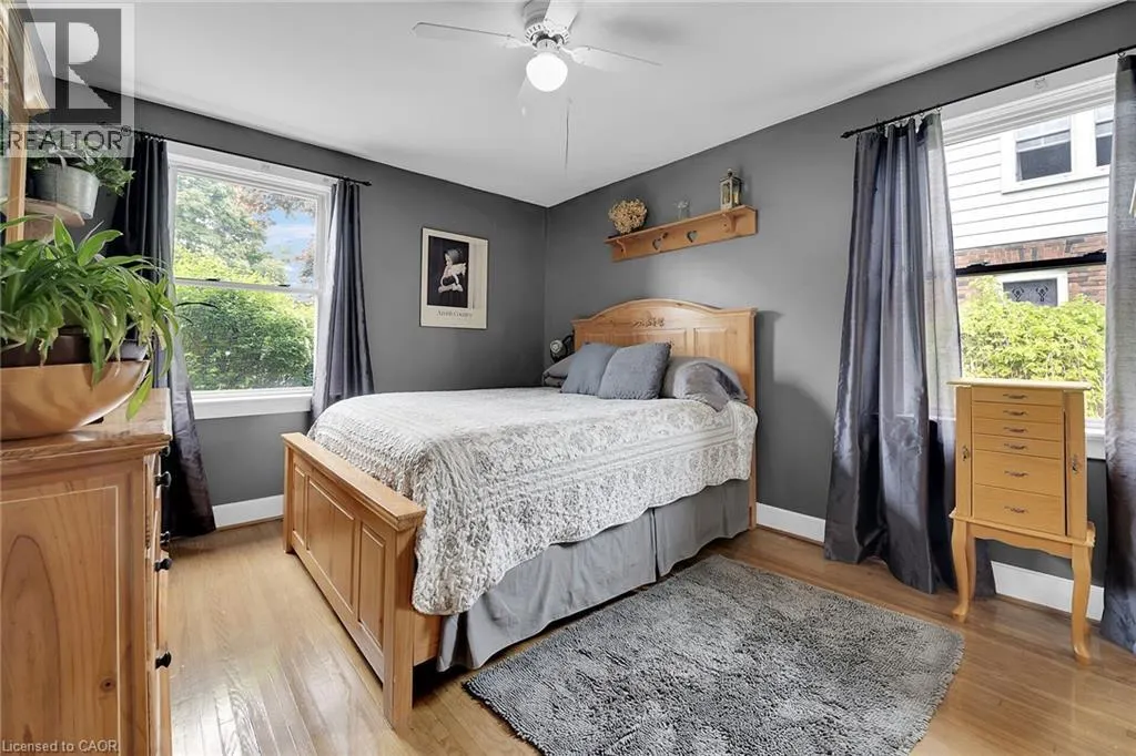 14 SHERRING Street N