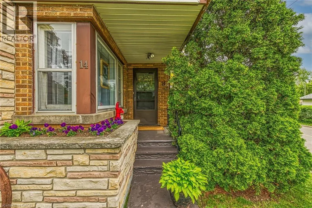 14 SHERRING Street N