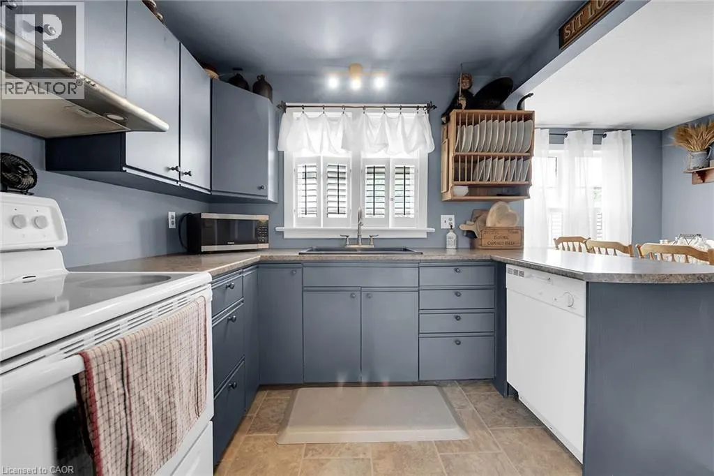 14 SHERRING Street N