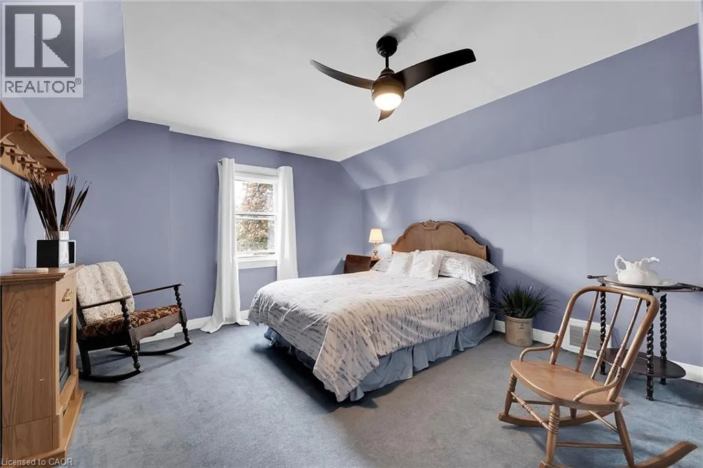 14 SHERRING Street N