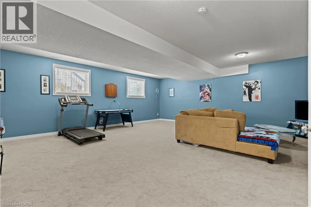 92 WHITE WATER Drive