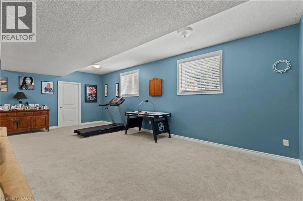92 WHITE WATER Drive