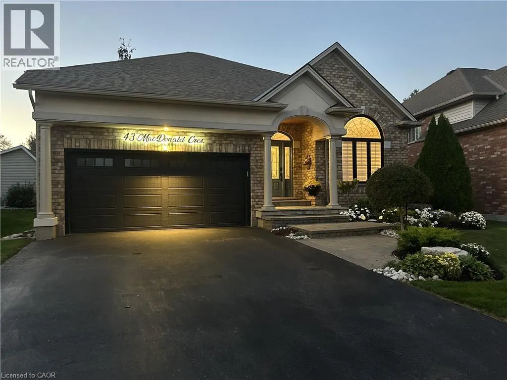 43 MACDONALD Crescent