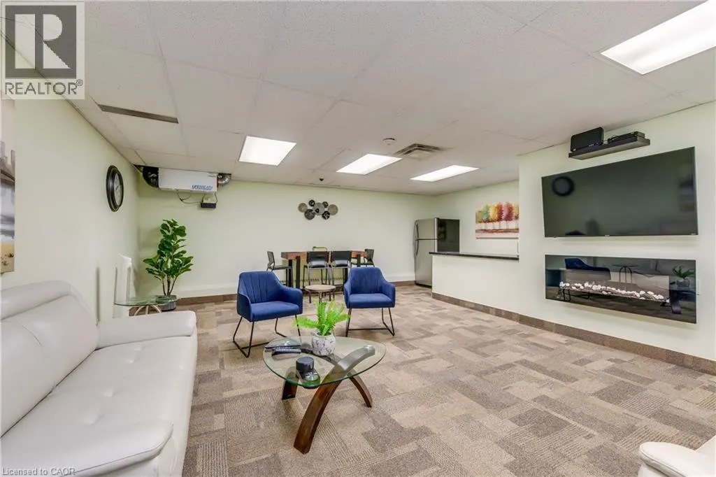 3189 KING Street E Unit# 711, #711