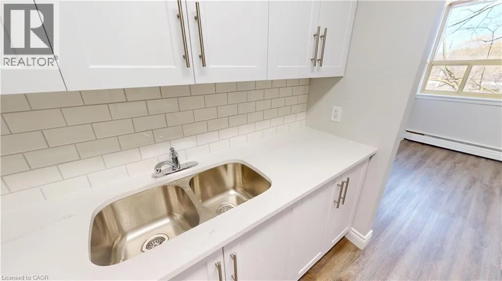 3189 KING Street E Unit# 711, #711