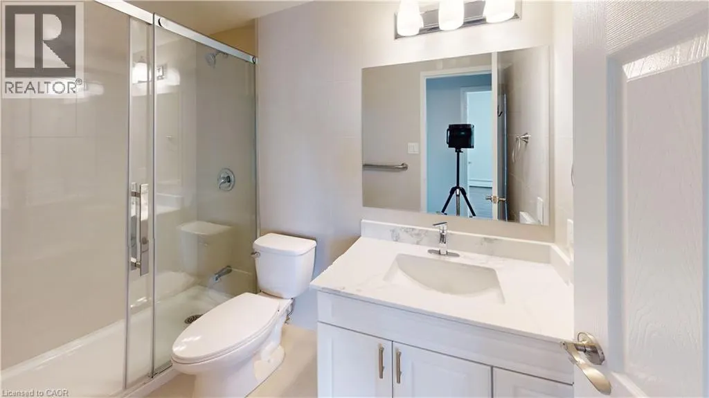 3189 KING Street E Unit# 711, #711