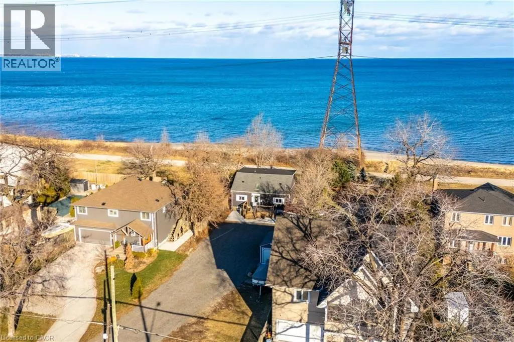 735 BEACH Boulevard