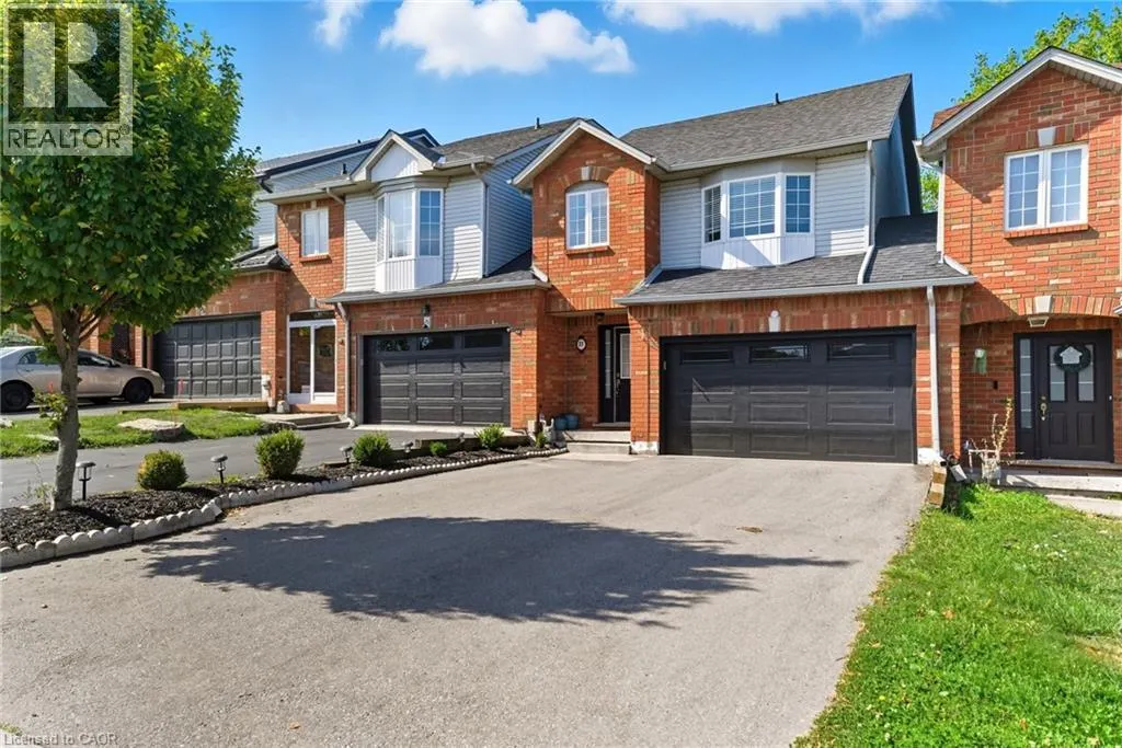 27 GLENHOLLOW Drive