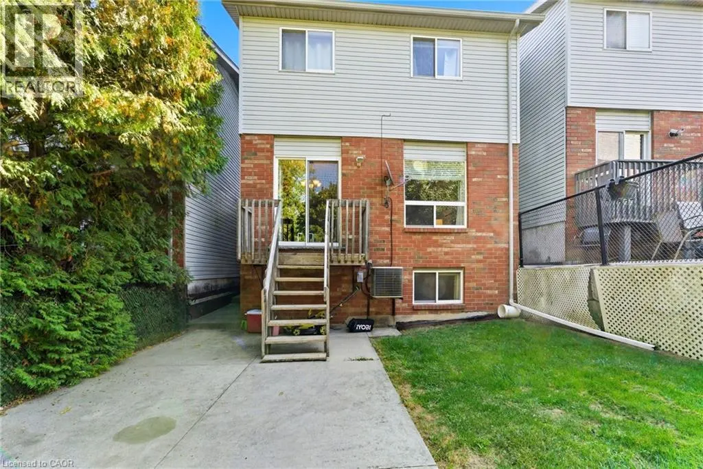 27 GLENHOLLOW Drive