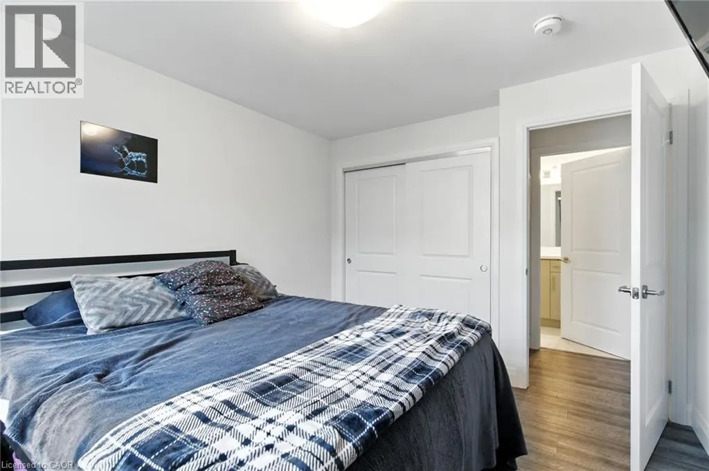 1 REDFERN Avenue Unit# 304, #304