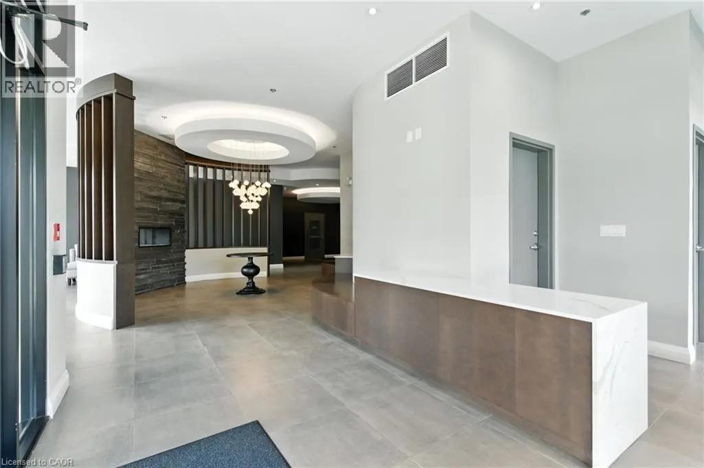 1 REDFERN Avenue Unit# 304, #304
