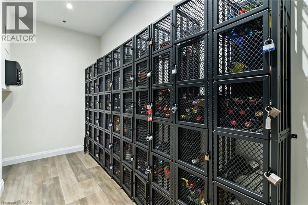 1 REDFERN Avenue Unit# 304, #304