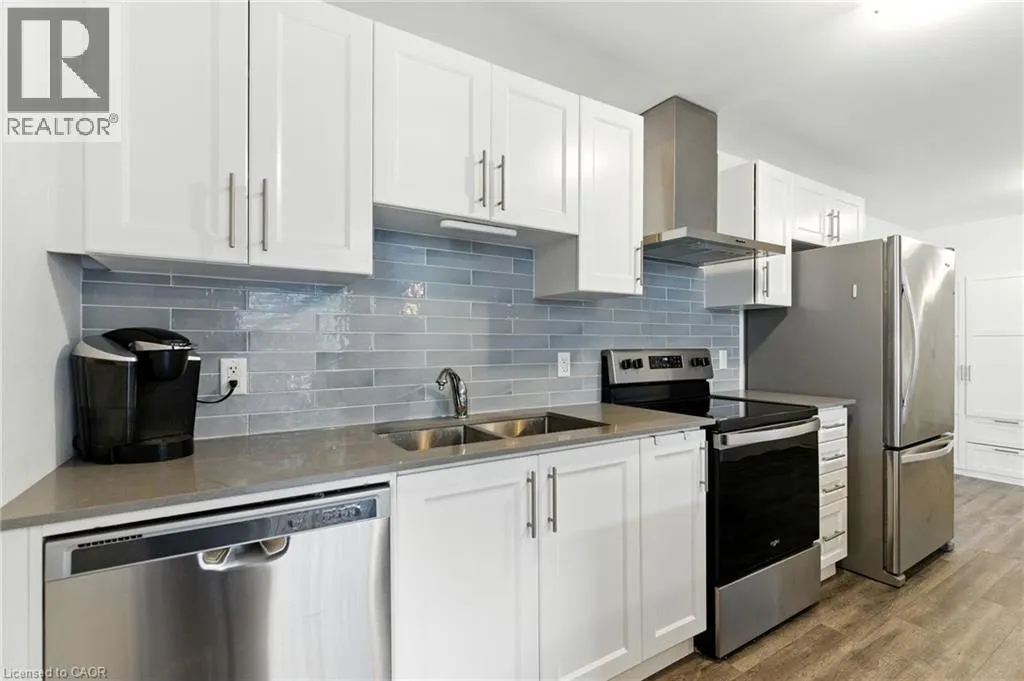 1 REDFERN Avenue Unit# 304, #304