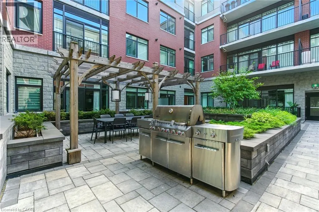 1 REDFERN Avenue Unit# 304, #304