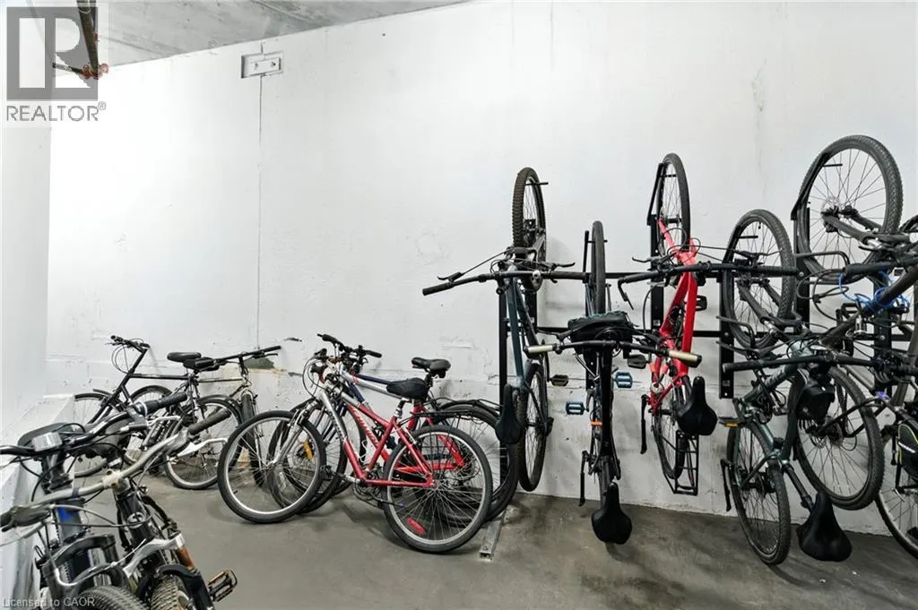 1 REDFERN Avenue Unit# 304, #304