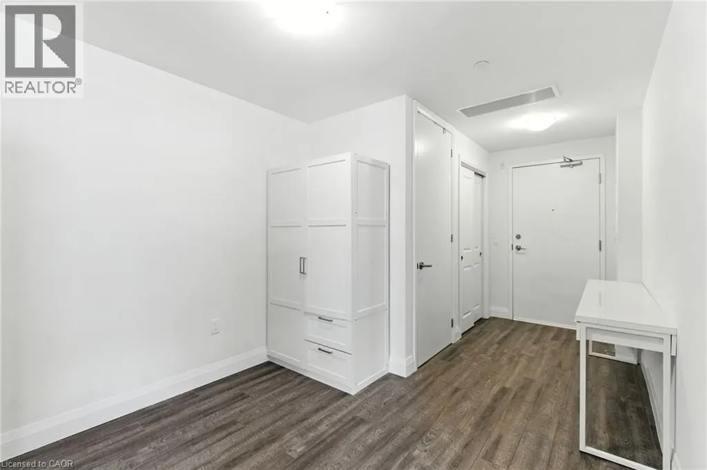 1 REDFERN Avenue Unit# 304, #304