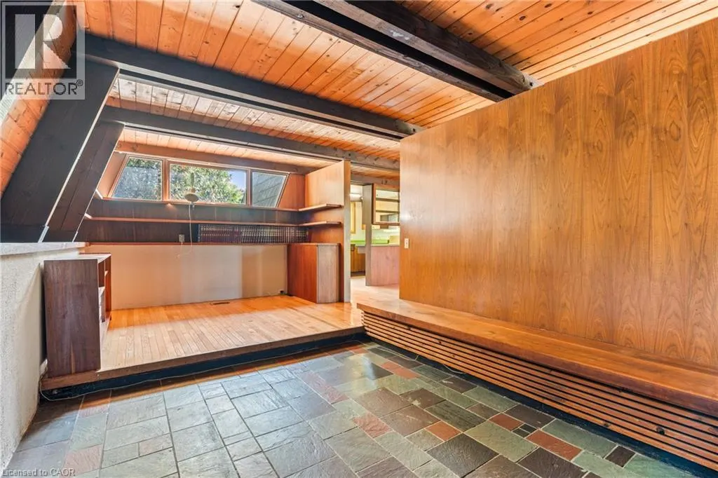121 GRAND HILL Drive