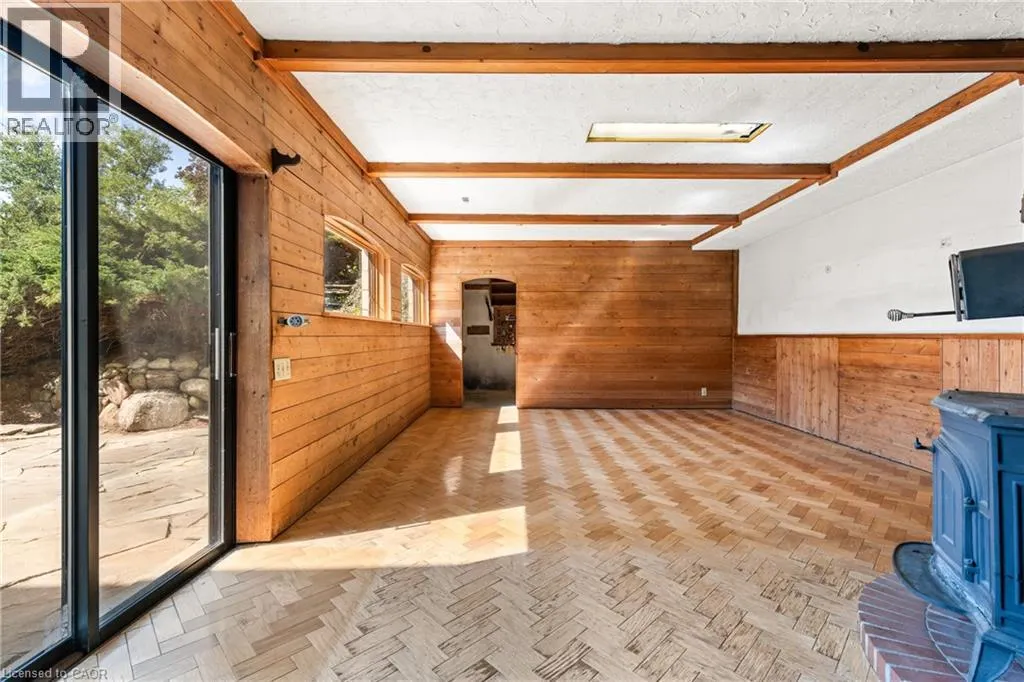 121 GRAND HILL Drive