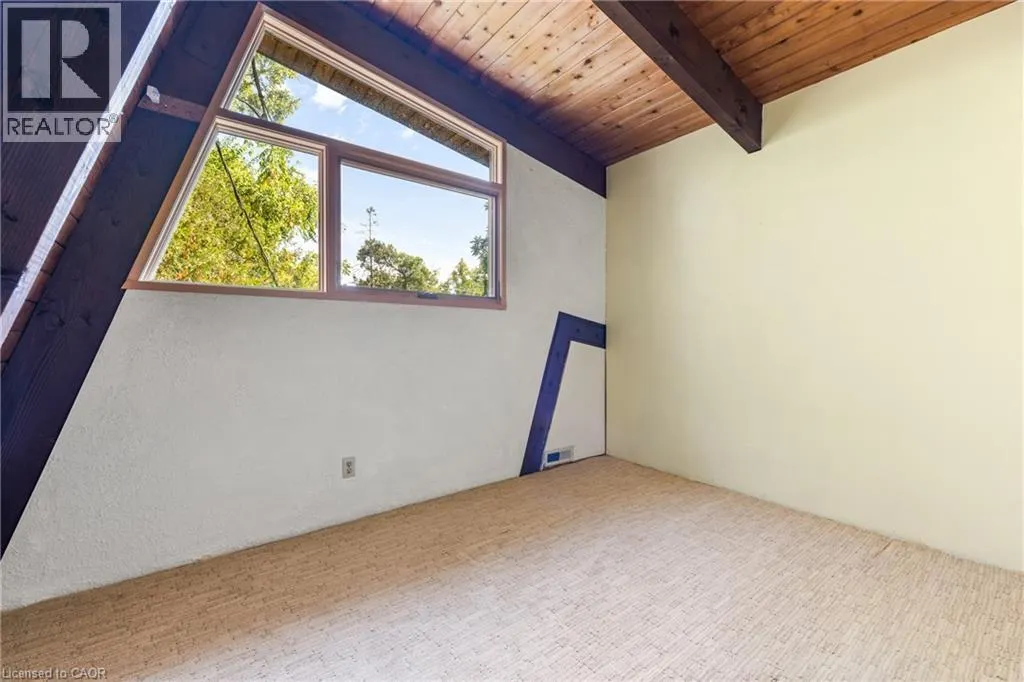 121 GRAND HILL Drive