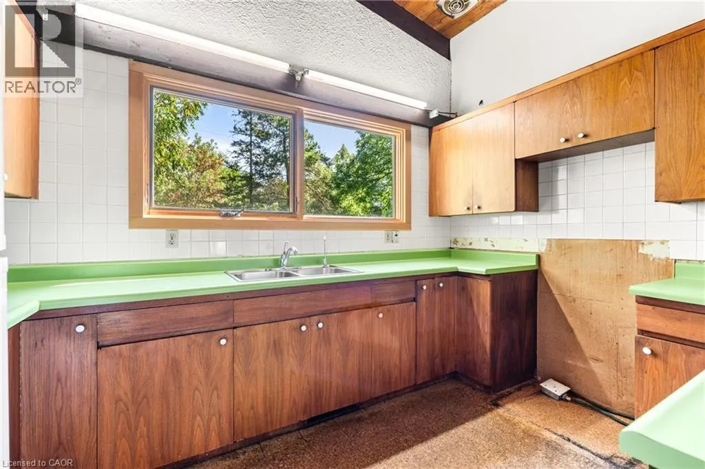 121 GRAND HILL Drive
