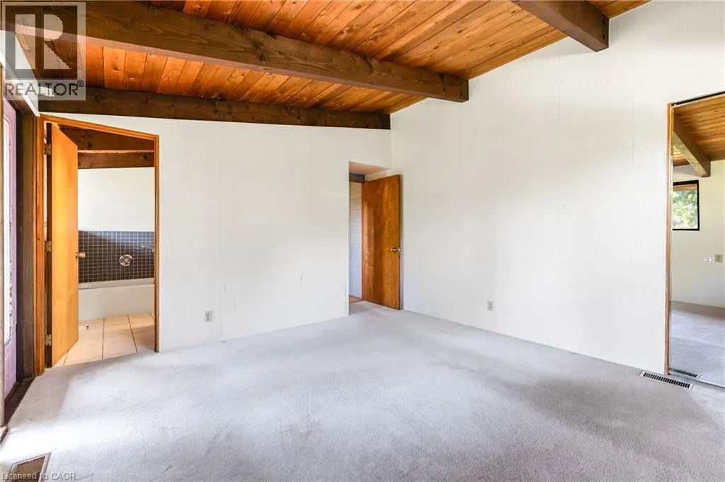 121 GRAND HILL Drive