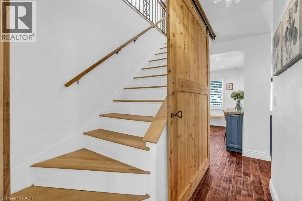 18 ST CLAIR Avenue
