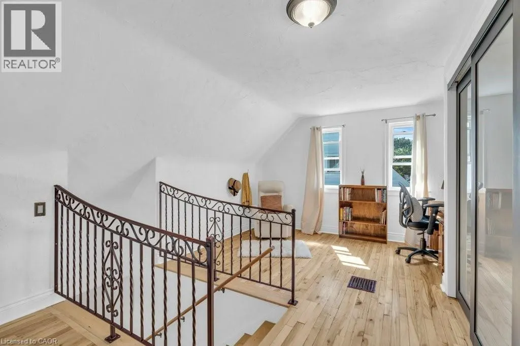 18 ST CLAIR Avenue