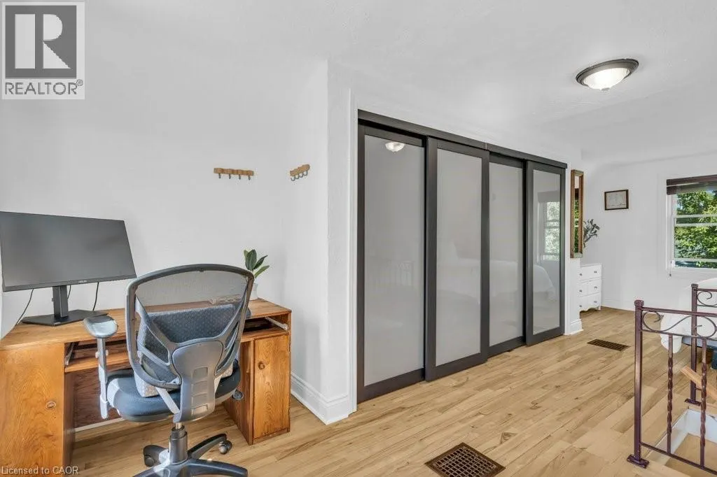 18 ST CLAIR Avenue