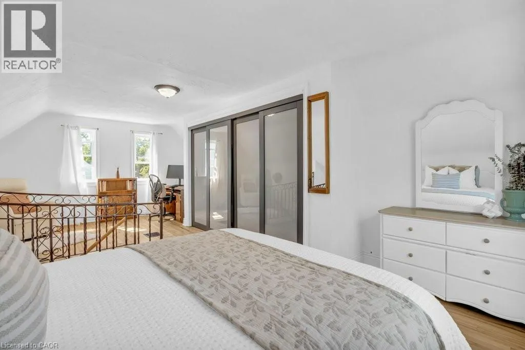 18 ST CLAIR Avenue