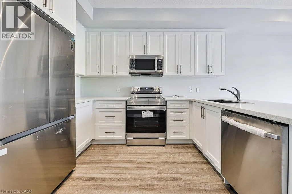 53 AQUARIUS Crescent