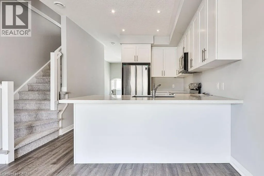 53 AQUARIUS Crescent