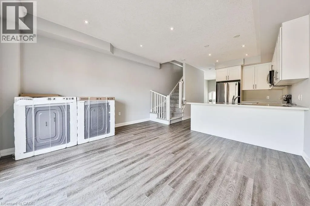 53 AQUARIUS Crescent