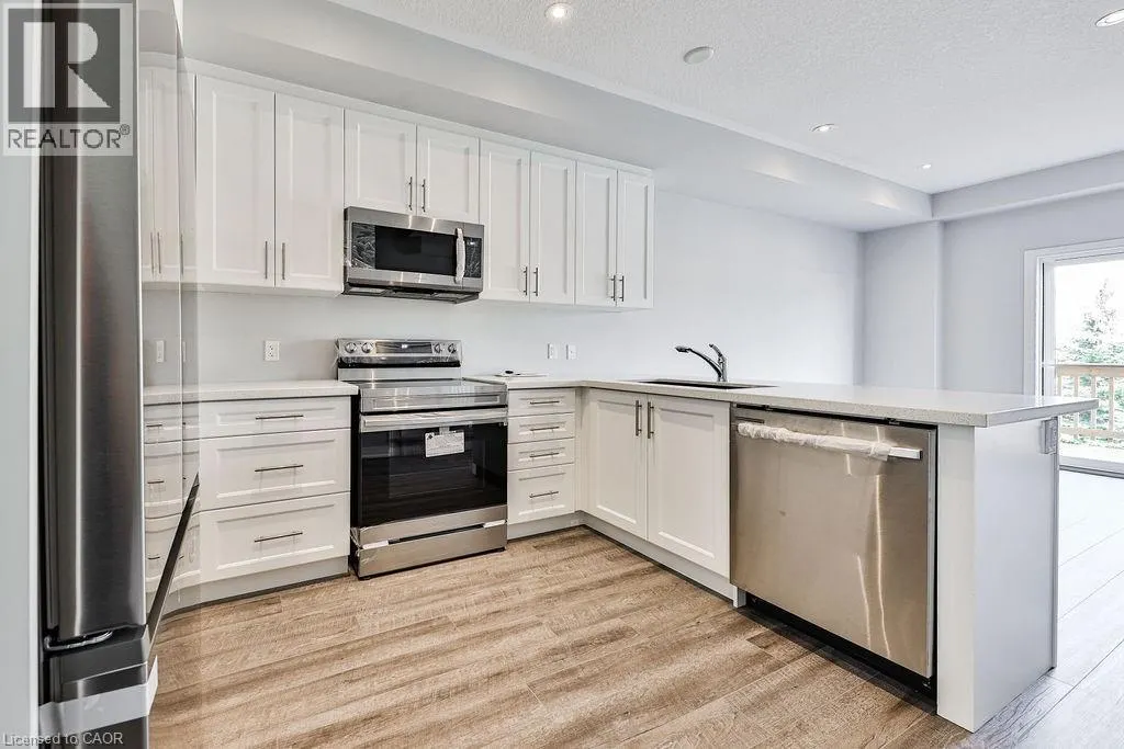 53 AQUARIUS Crescent